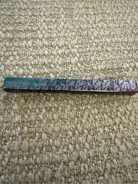 Urban Decay 24/7 Glide-On Eye Pencil. Stash.